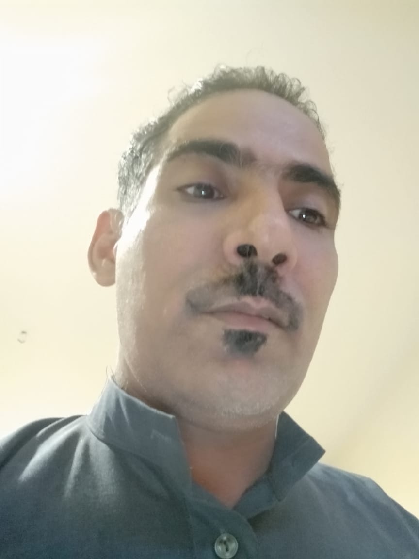 صورة مدلع احبابه من السعودية مدينة الرياض